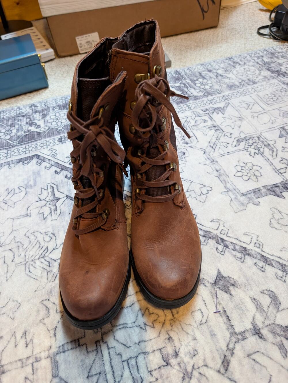 Women's Sorel Emilie Conquest waterproof boot brown size 8.5 like new